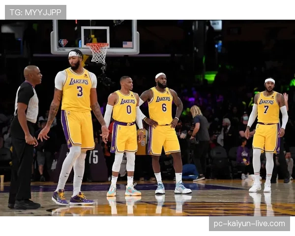 埃迪·琼斯突破效率提升显著 拉开湖人二阵空间